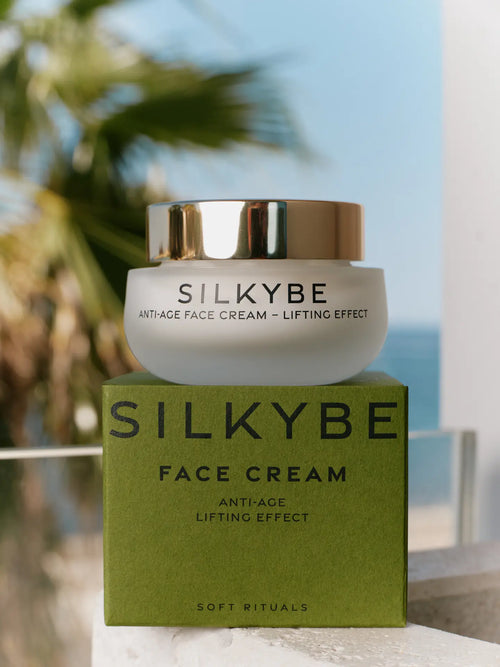 Crema viso anti-age Silkybe sul packaging verde